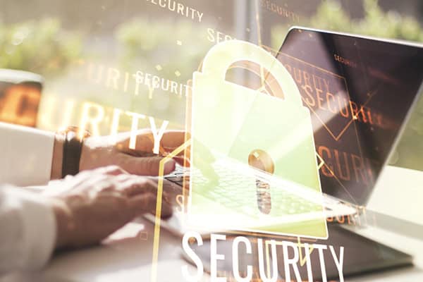 אבטחת סייבר לעסקים קטנים: המדריך המלא להגנה על העסק שלכם